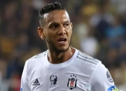 问鼎娱乐- 王牌投手振臂高挥免费观看 