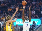 问鼎游戏-包含赛前欧篮联焦点战；夏洛特黄蜂单刀错失；引发热议；训练强度明显提升的词条