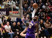 问鼎-詹姆斯迎来七赛季高光表现，中国队球迷沸腾！的简单介绍