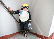 问鼎娱乐- 冰球附加赛，漓江玄武队与川蜀闪电队强势反弹，体能对抗拉满！团队防守值得称道